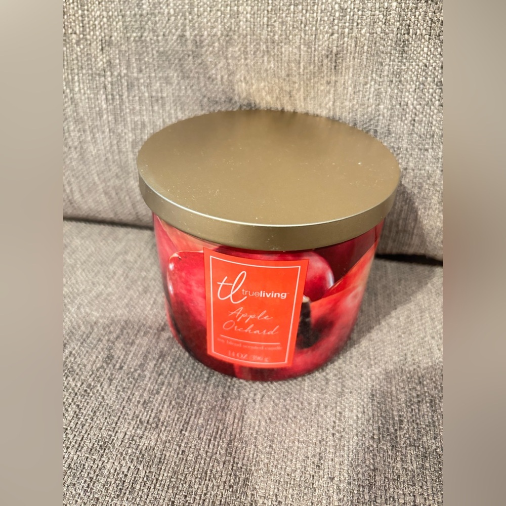 True Living Apple Orchard Red Candle